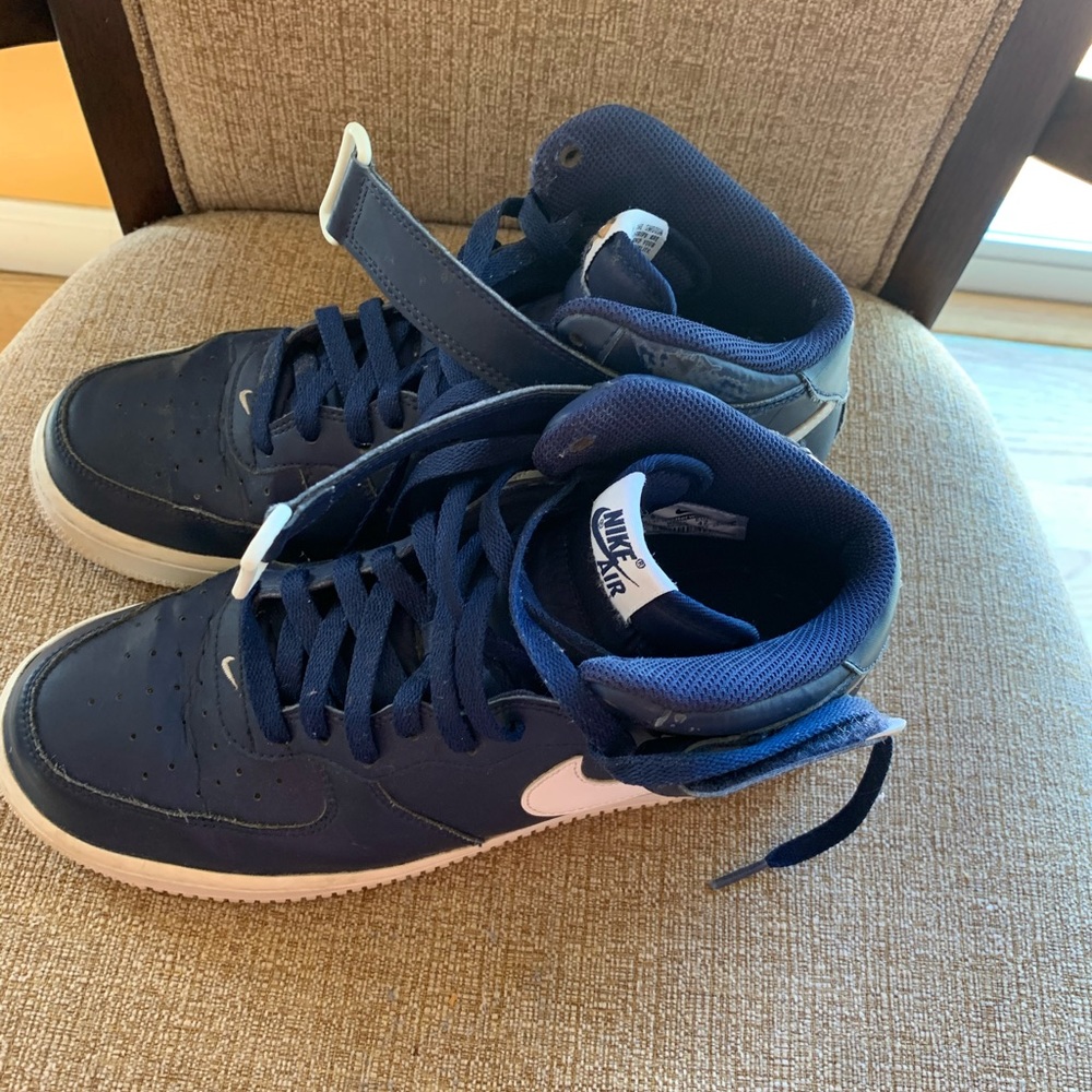 Blue Nike Air Sneakers good condition